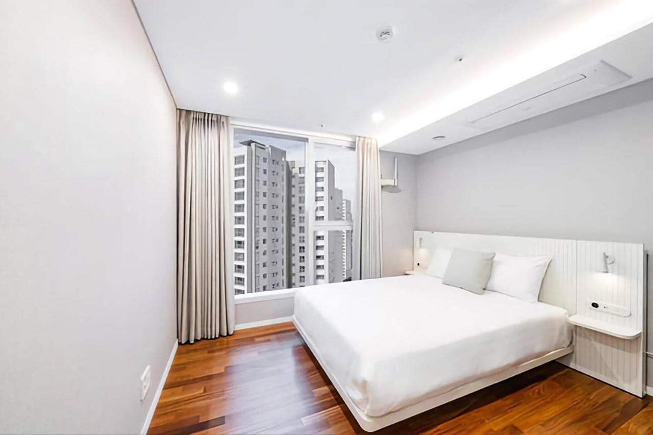 Uh Flat The Seocho Apartment โซล ภายนอก รูปภาพ