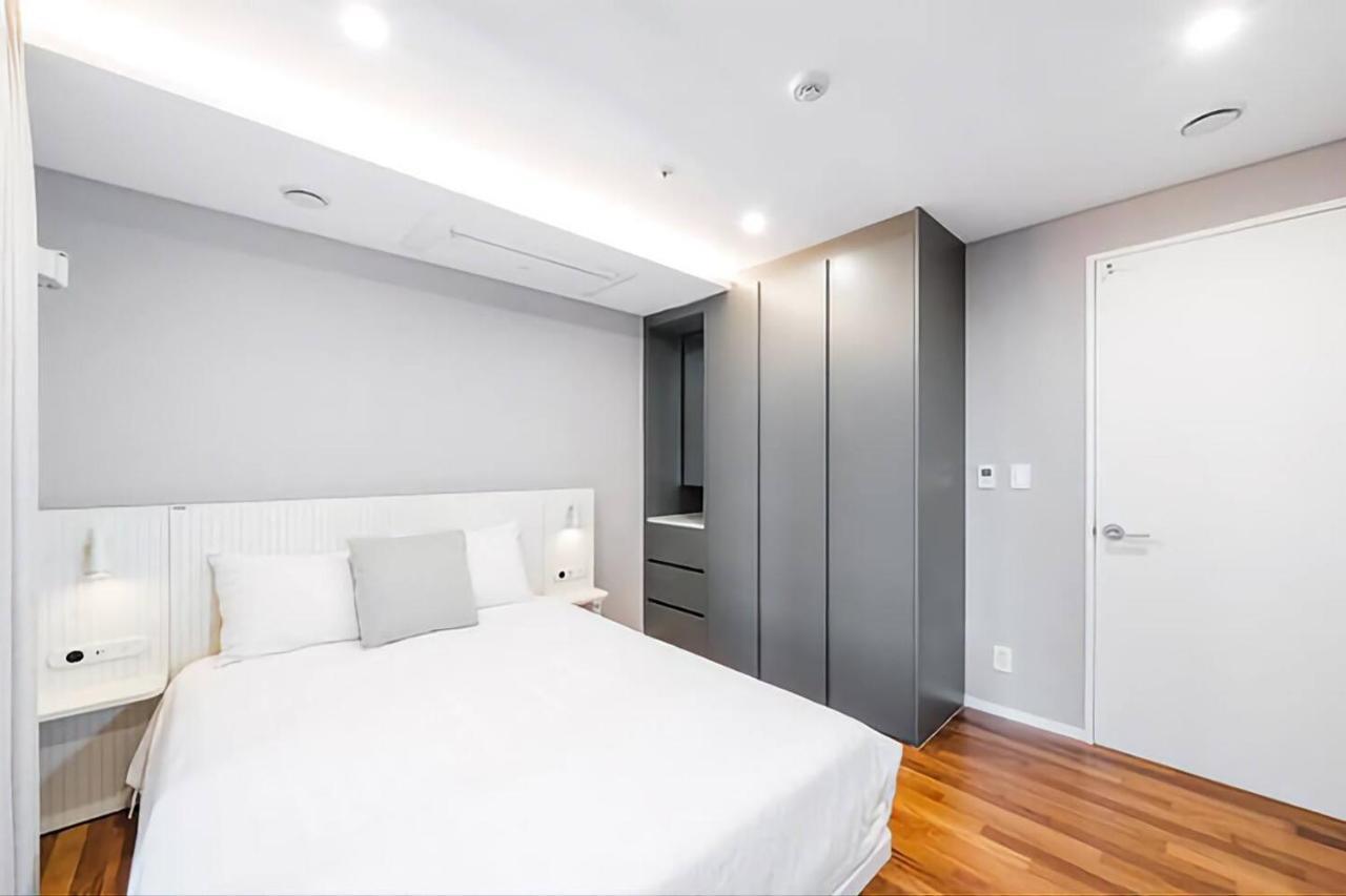 Uh Flat The Seocho Apartment โซล ภายนอก รูปภาพ