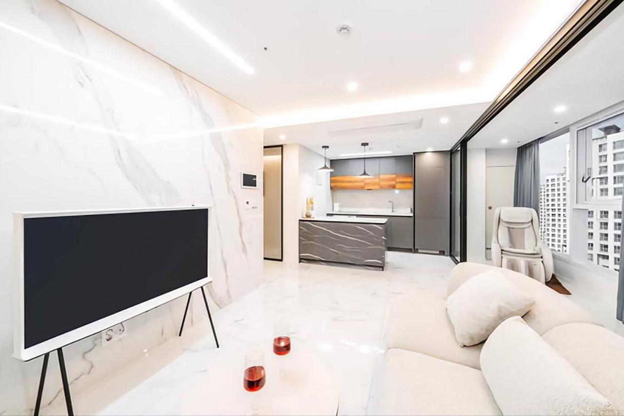 Uh Flat The Seocho Apartment โซล ภายนอก รูปภาพ