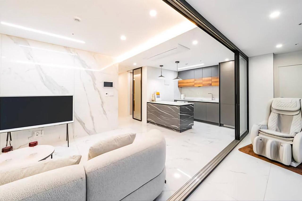Uh Flat The Seocho Apartment โซล ภายนอก รูปภาพ