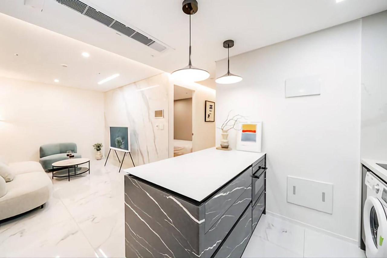 Uh Flat The Seocho Apartment โซล ภายนอก รูปภาพ